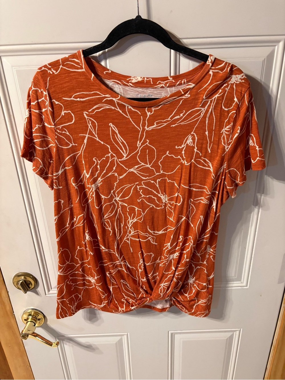 24/7 Maurice’s Women's Orange Floral Knot Front Tee Size Large